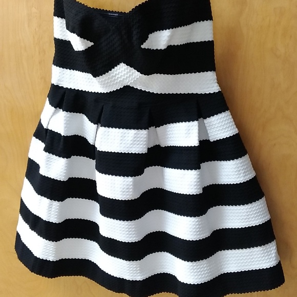 Sans Souci Black & White Sweetheart style dress - Picture 4 of 4